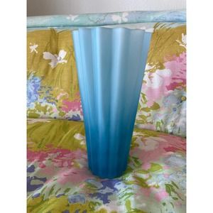cristalleria europa blue Ribbed vase ombre